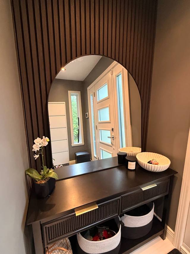 Entrée avec arche et rangement intégré