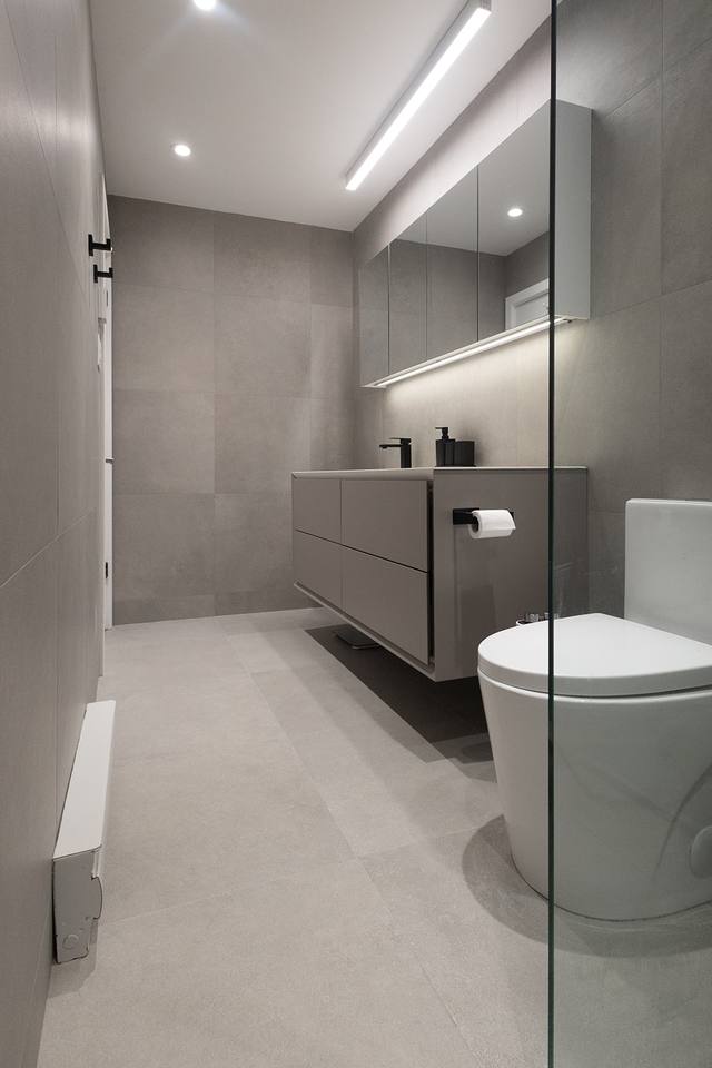 Vanité flottante, miroir éclairé et toilette